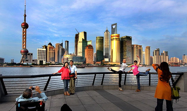 Der Huangpu Fluss und die Uferpromenade Bund