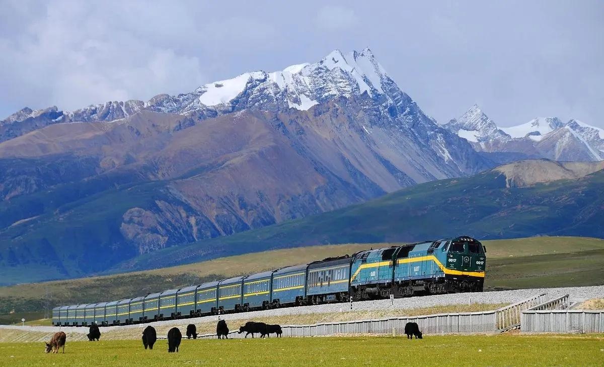 Die Zugfahrt mit der Qinghai Tibet Bahn nach Lhasa Die Zugfahrt mit der Qinghai Tibet Bahn nach Lhasa
